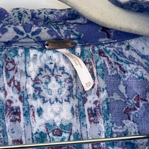 FREE PEOPLE S Women's Magic Mystery Bell Sleeve
Floral Boho Tunic Top Periwinkle - Picture 2 of 3